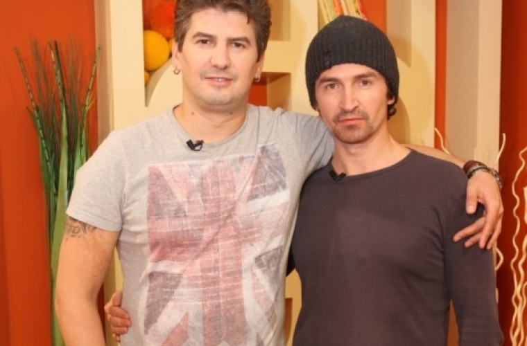 Doi frați Mihai Țărnă și Nicu Țărnă în spectacolul „12 soapte in a 12-a noapte”