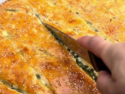 Plăcintă cu Verdeață și Telemea