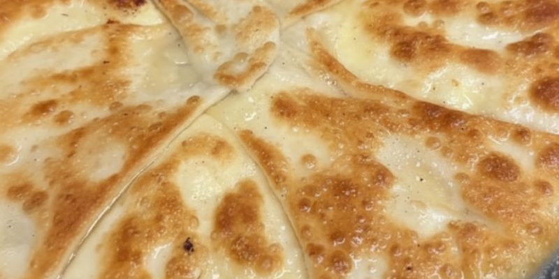Plăcinte Moldovenești cu Brânză la Tigaie