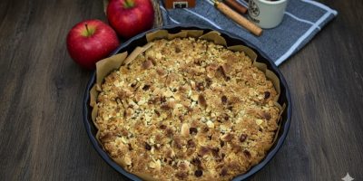 Tartă Crumble cu Mere Caramelizate