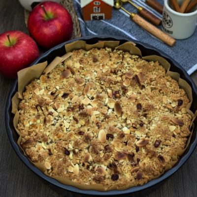 Tartă Crumble cu Mere Caramelizate